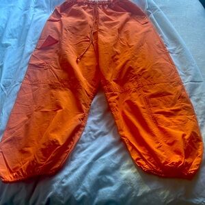 Urban Outfitters high rise super baggy nylon parachute pants sz M